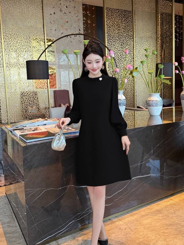 New Valentino series hot-selling celebrity style customized heart button high-e