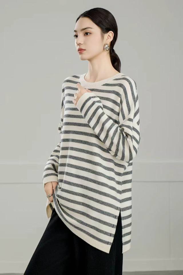 Autumn new 100 wool round neck striped sweater one size