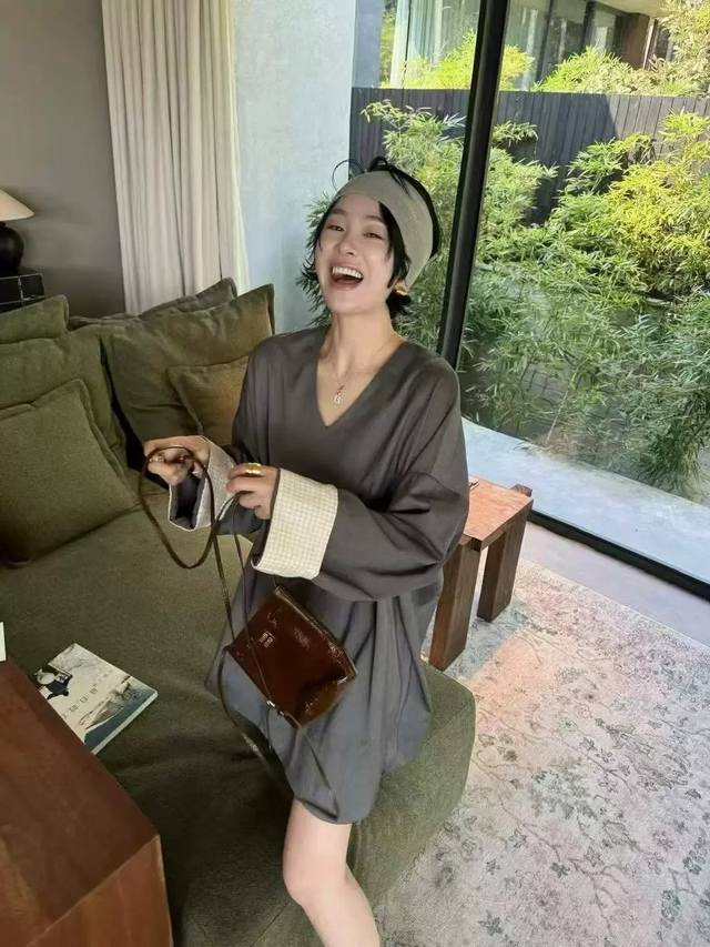 Lazy style V-neck temperament suit long top Simple V-neck design easily outlines