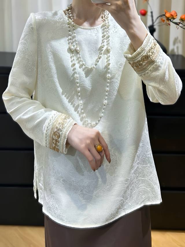 Invincible hot-selling exquisite light luxury new Chinese jacquard embroidered
