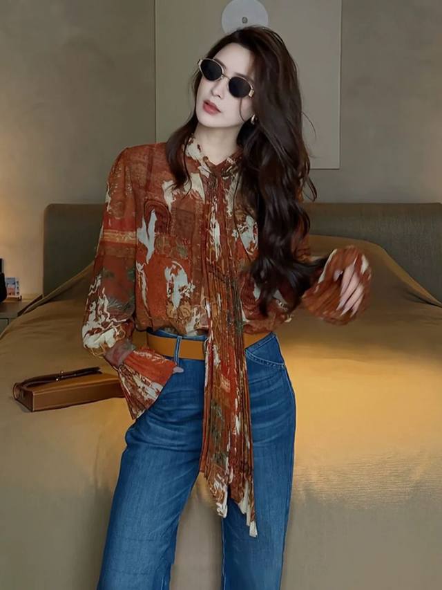 Heavy pleated shirt! High-end design tops with lace-up printed shirts, light lux