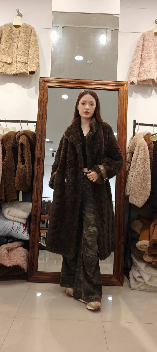 Huahu big brand model ~ the upper body is super stylish
