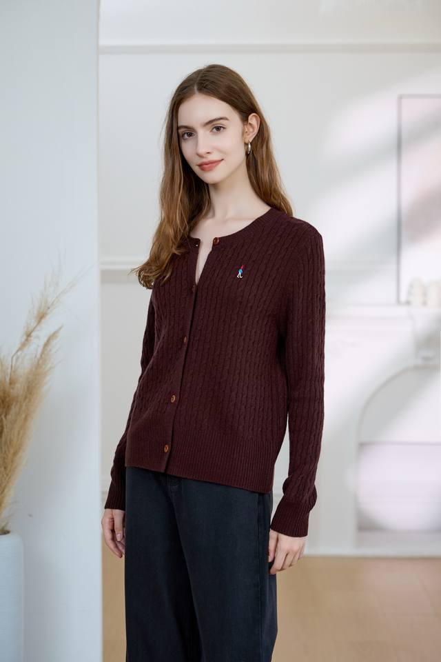 New all-wool cable-knit long-sleeved cardigan