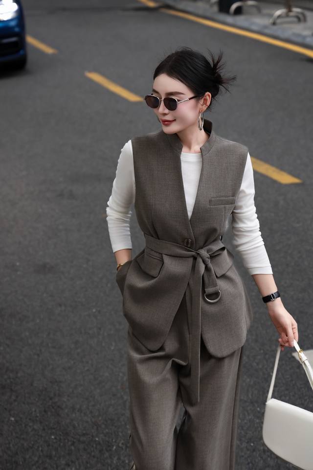 25 Autumn and Winter New Embroidered Beaded Stand Collar Vest with Belt Semi-Ela