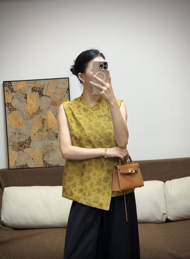 Ginger Yellow Goddess Scattered Flower Embossed Jacquard VestSleeveless Stand Co