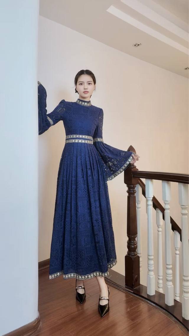 2025Aw Retro Romantic Lace Dress Color: Burgundy and Navy Sizes: M-L, Xl-Xxl Siz