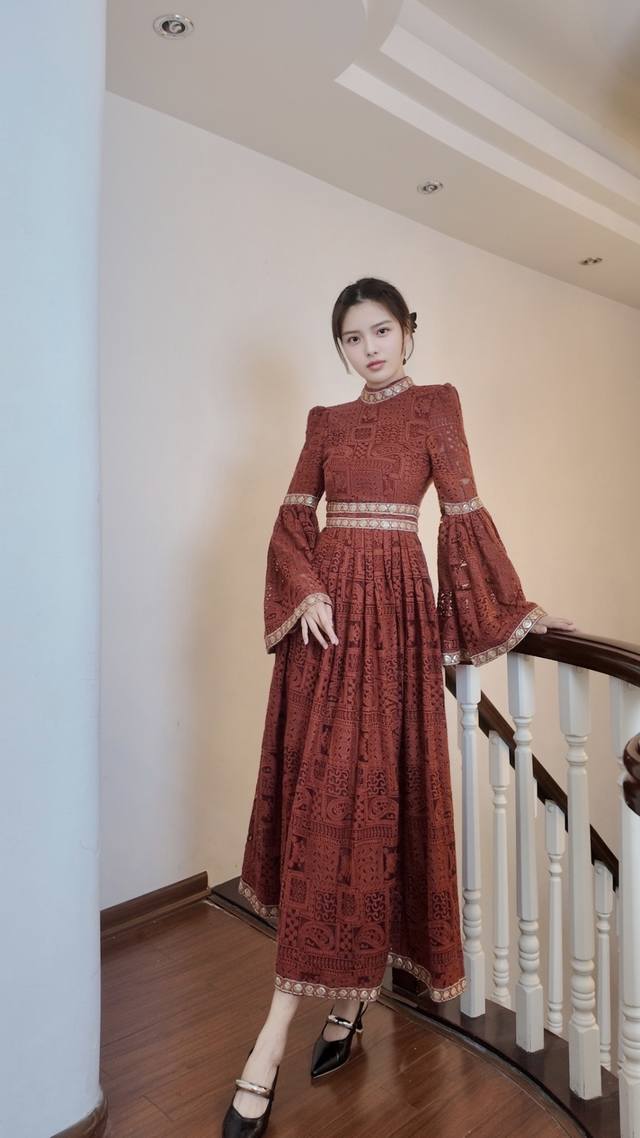 2025Aw Retro Romantic Lace Dress Color: Burgundy and Navy Sizes: M-L, Xl-Xxl Siz