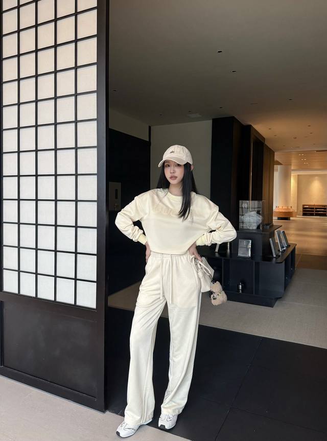 Gucc* 2025Fw new casual suit, there is no reason to refuse it. It has a cool and