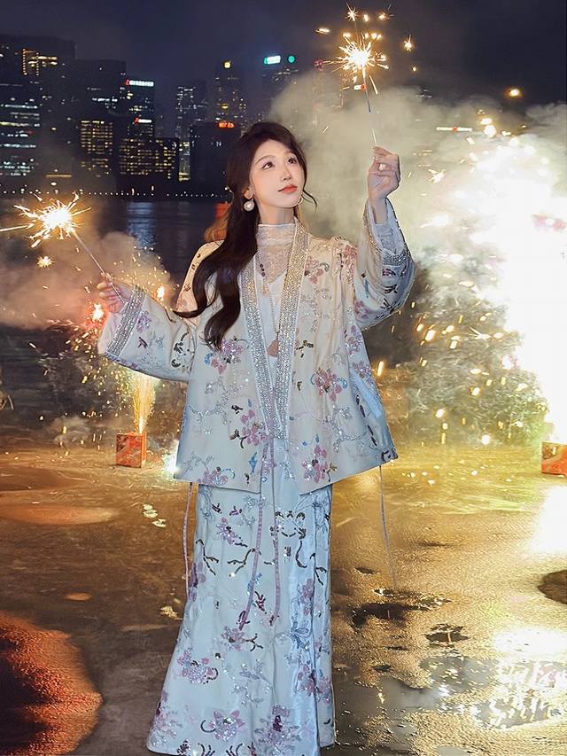 High-end and noble new Chinese style flower sequin velvet suit is unique to the