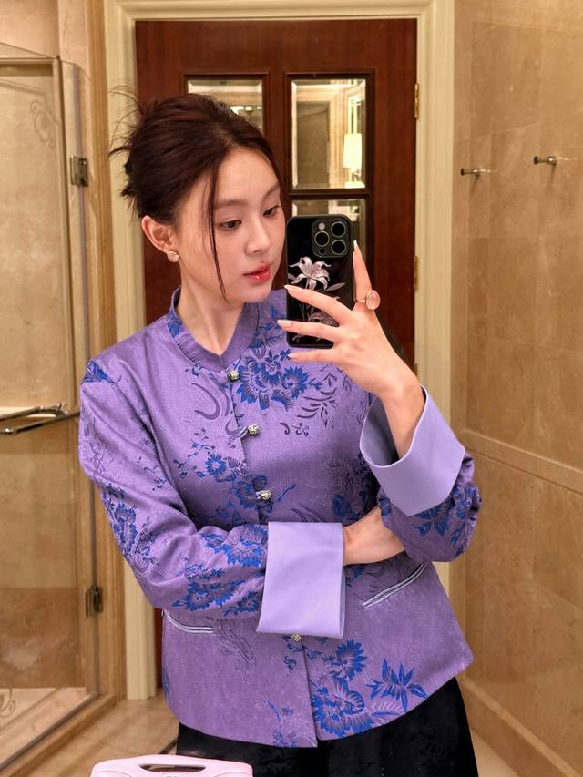 Premium version of the oil silk jacket in heavy purple. The elegant purple comp