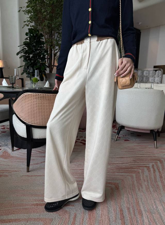 Gucc* 2025Ss new trousers are not picky about body shape and are especially grea