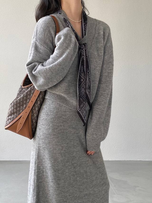 Korean style soft and glutinous silk scarf pullover short sweater for women + k