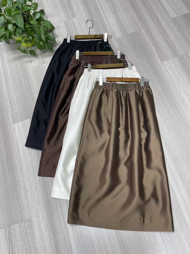 Hot-selling silk wool skirt shipped The texture is very good and versatile elast