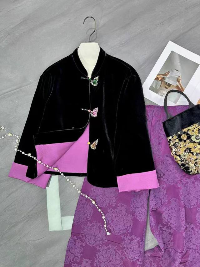 Autumn new style new Chinese style button gourd nail beaded velvet jacket heavy