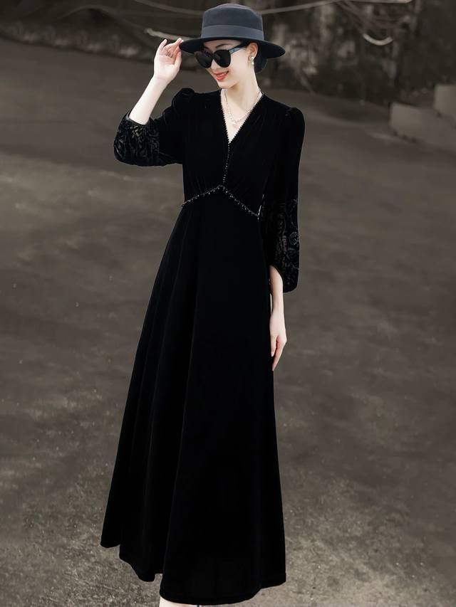 2025 Early Autumn New Temperament Retro High-end Exquisite Beaded V-neck Waist B