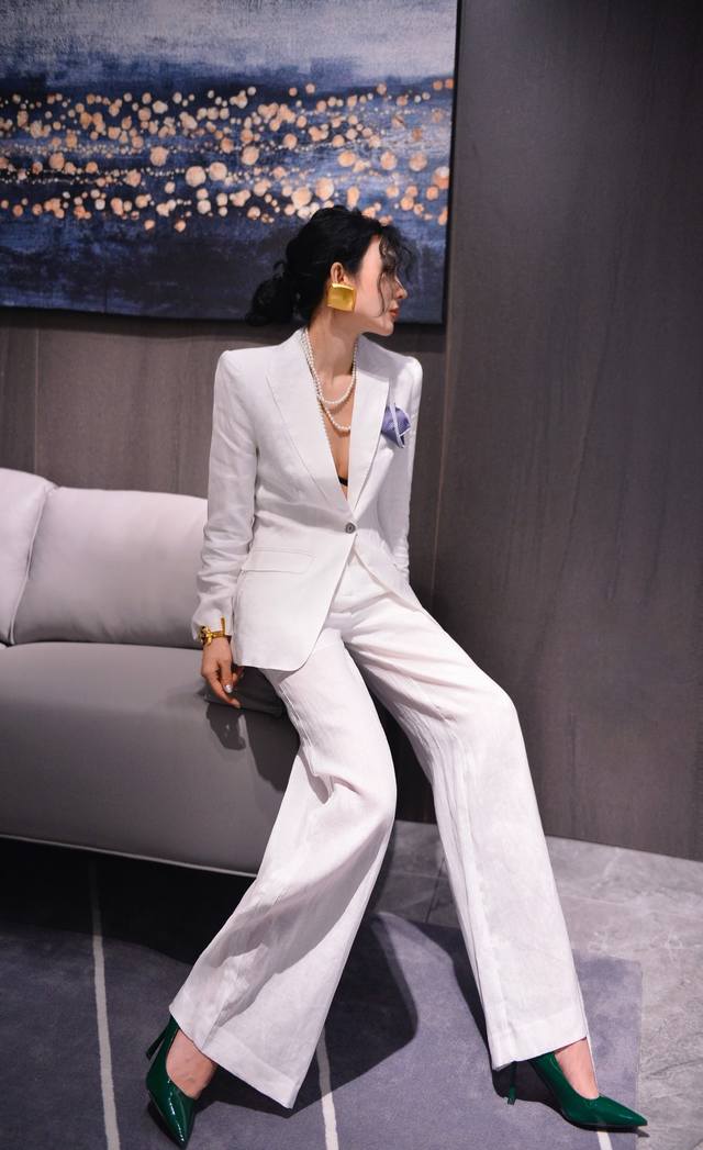 New style for early autumn, a very stylish beaded linen suit. Made of 100% pure