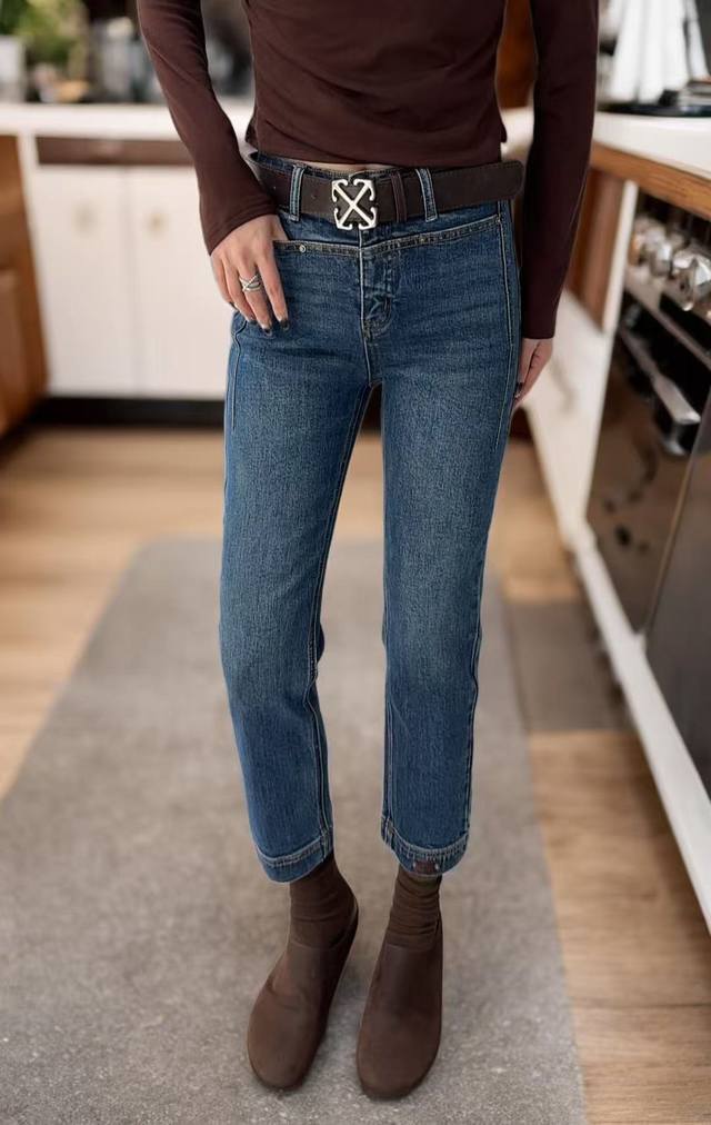 European brand design skinny pants. The slim design is the basis of the slim le