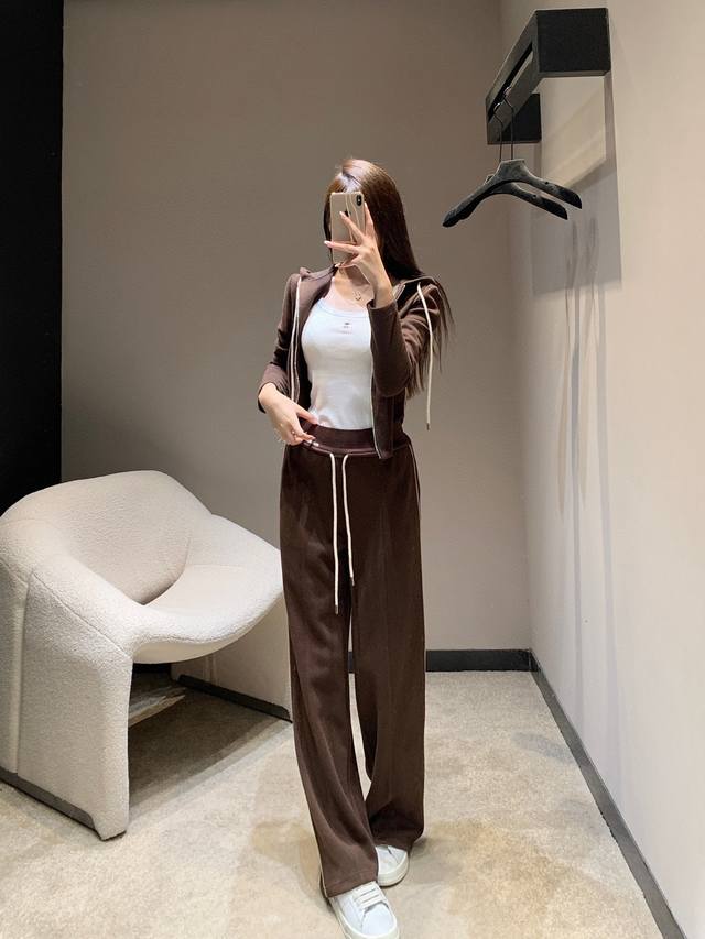 Miumi* Micro Logo Embroidery Zipper Hooded Jacket Wide-leg Pants Set The top is