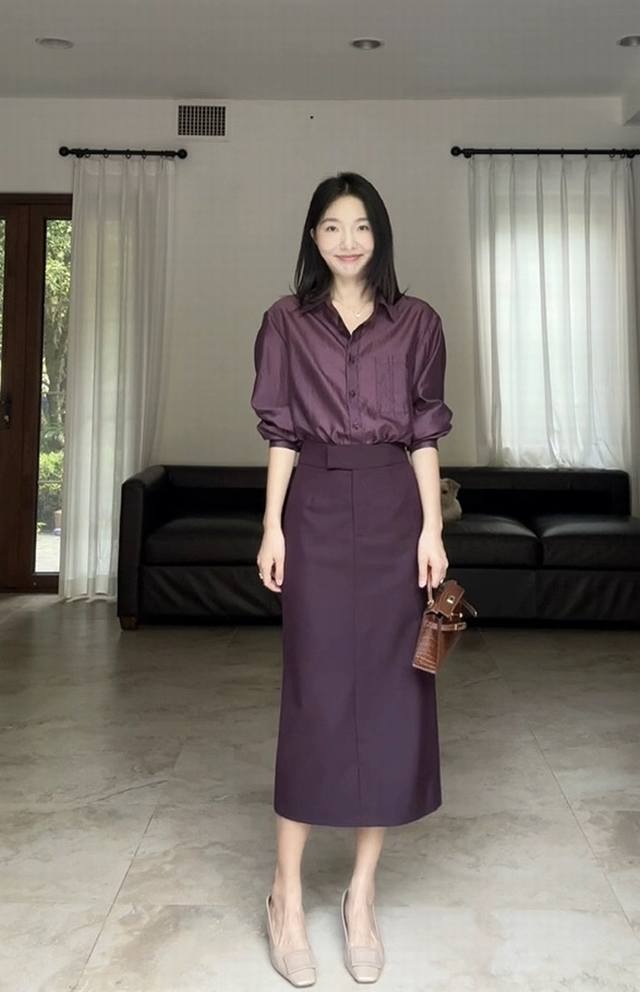 Mainly promote the hot-selling suit and re-order it. High-end temperament silky