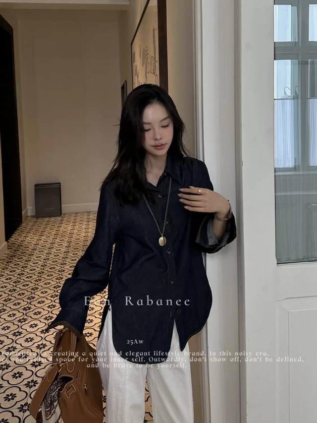 A relaxed and stylish all-match light blue denim shirt, layered with washed deni