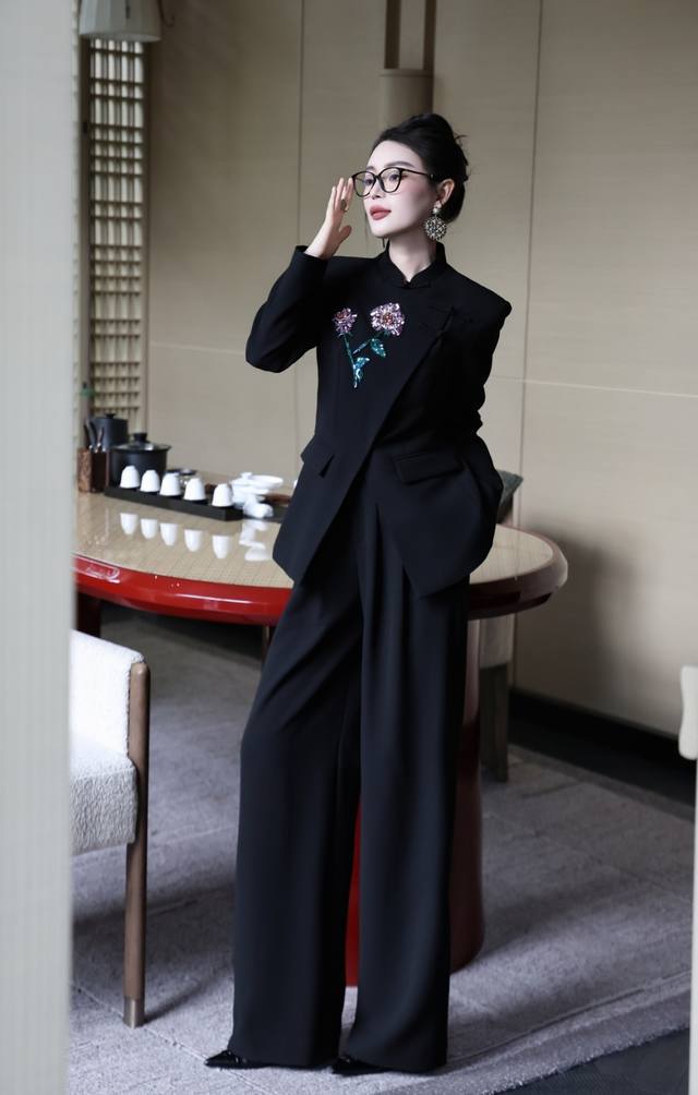 Hot item recommendation Heavy sequin embroidery Chinese style suit Heavy sequin