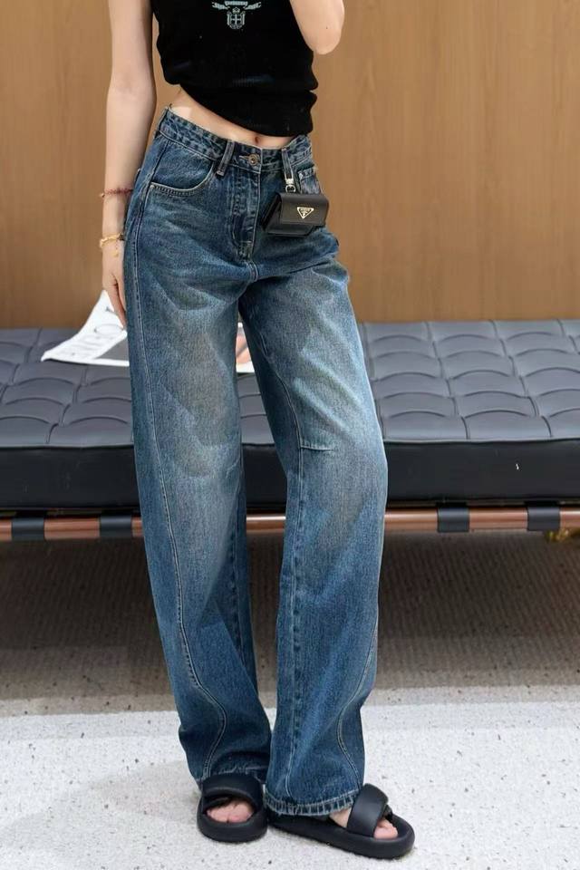 Hot item in stock! Designer original | Goddess-style sickle jeans with bag. Made
