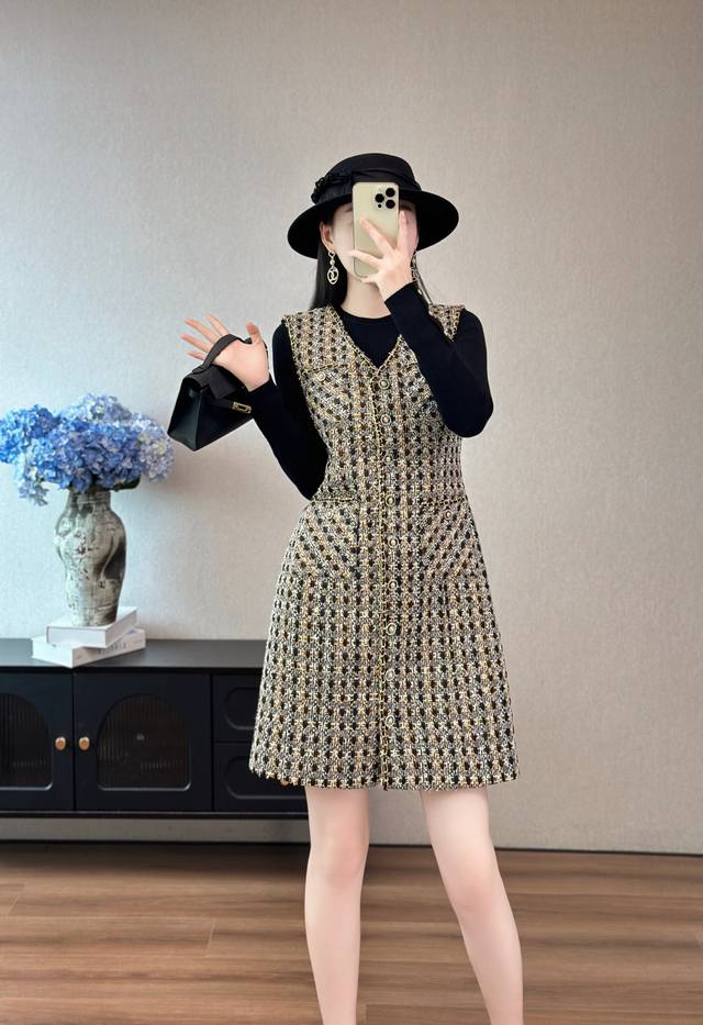 2025 Autumn and Winter New Hot Recommendation Small Chanel Style Custom Dress He