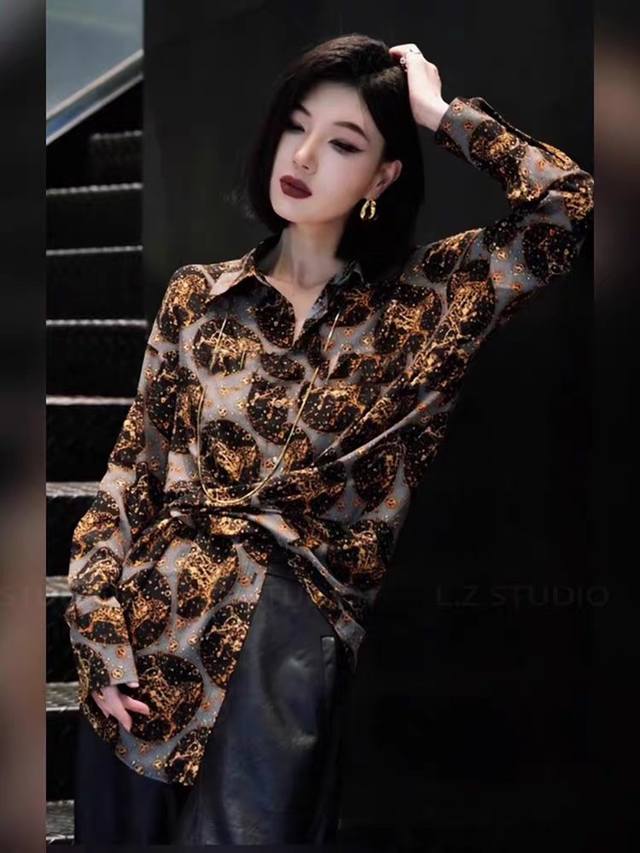 Grab the hot item 2025 autumn stylish noble lady pattern top retro tea light ma