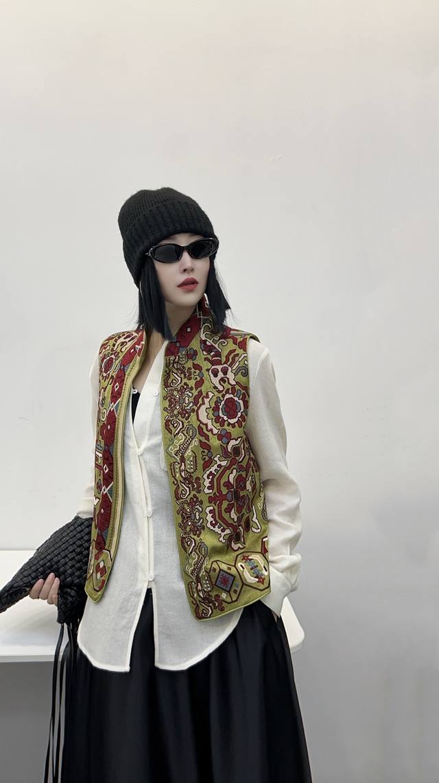 Latest model real acetate crackle heavy embroidery full embroidery vest shipped