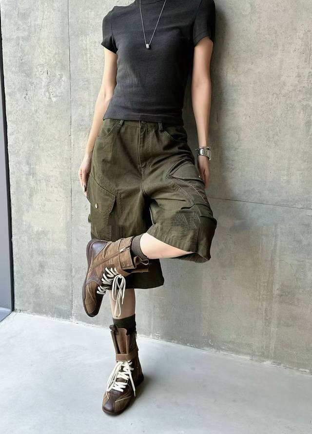 The silhouette of the God Pants is a cropped trouser with loose straight legs th