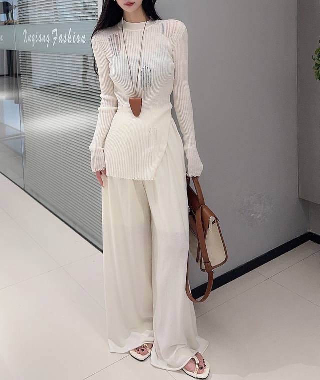 Irregular slit hollow hole long-sleeved knit sweater design pure desire slim fi