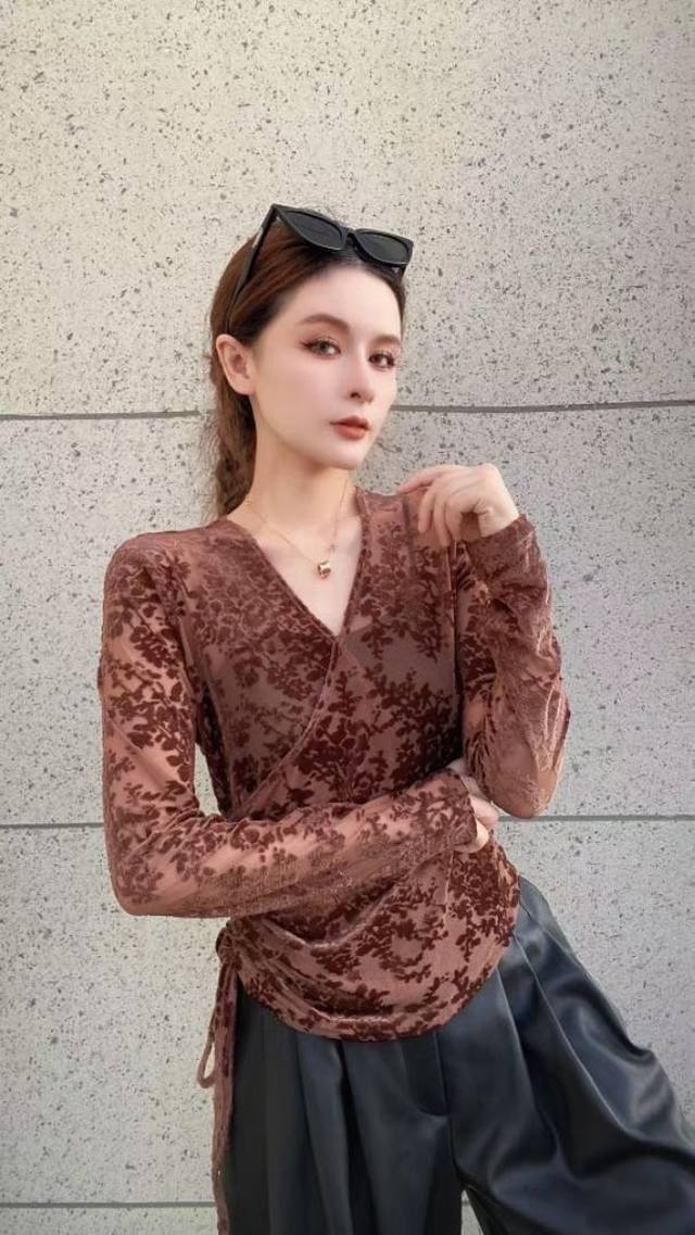 Fashion V-neck lace flocking jacquard pleated drawstring long-sleeved T-shirt 2