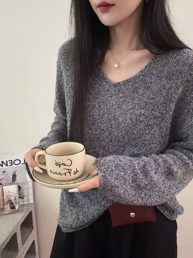 V-neck floral line loose skin-friendly soft pullover long-sleeved wool sweater