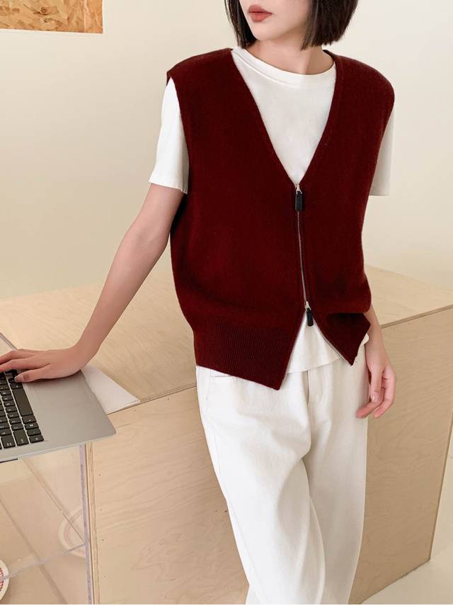 New cardigan vest full wool