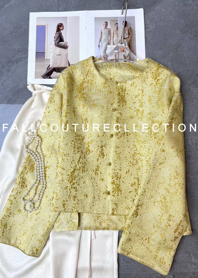 Noble new Chinese style dark pattern jacquard national style jacket. The noble