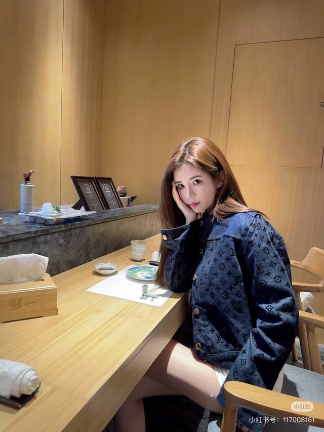 Louis Vuitto* New arrivalsEarly autumn favorite This color combination is really