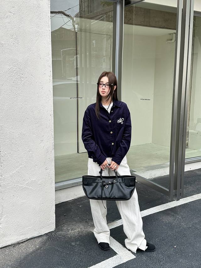 25Ss new tops, thin stripes, Turkish corduroy shirts, this year's latest logo em