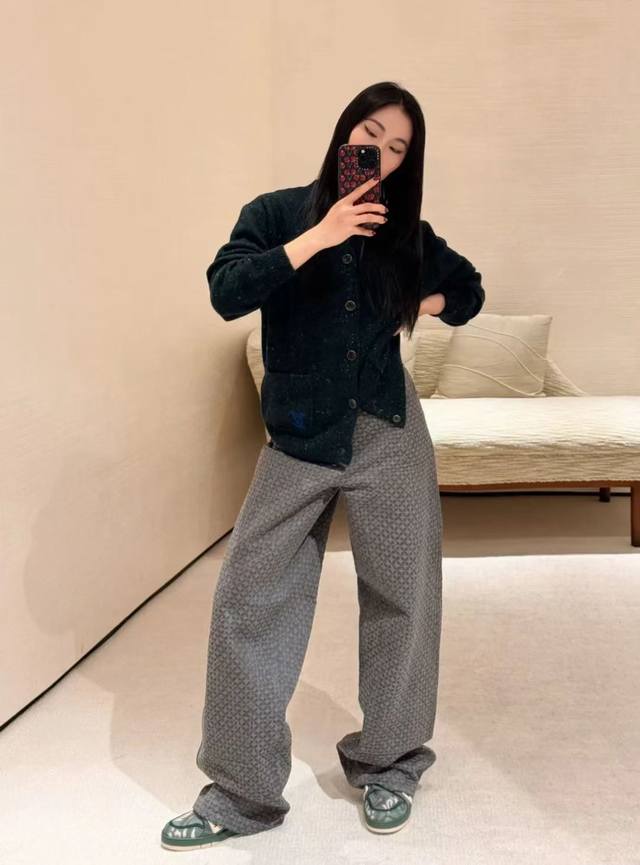 New L* Pocket Letter Colorblock Embroidery Color Dot Yarn Knitted Cardigan