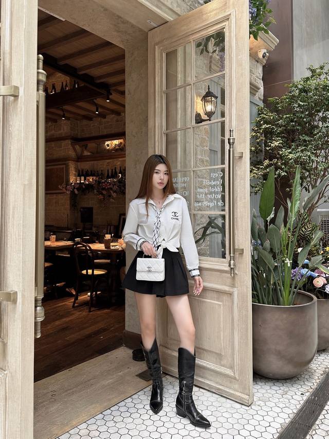 Chane*2025Fw's hot-selling shirt is classic and stylish, perfect for any style!