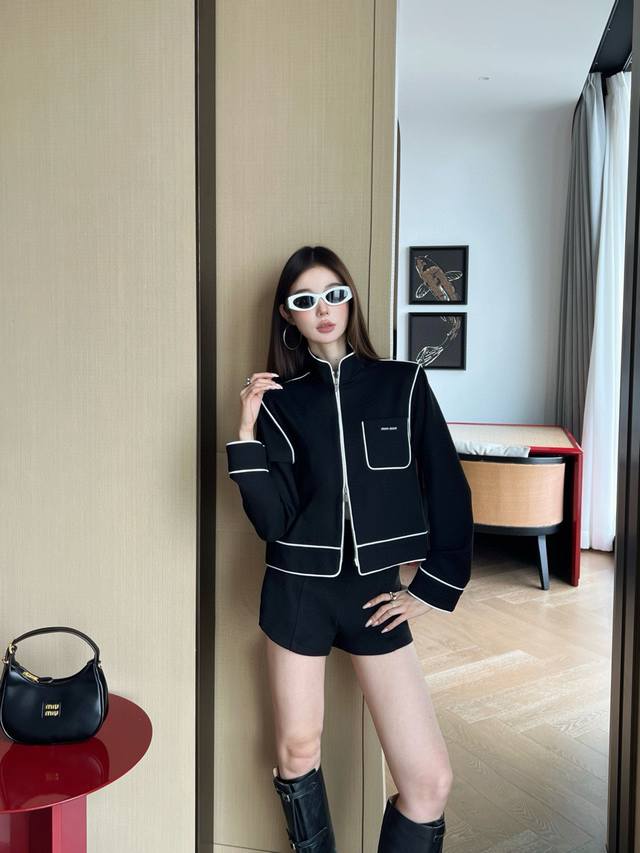 New arrival: White ribbon trim high collar short jacket Mi* letter logo label c