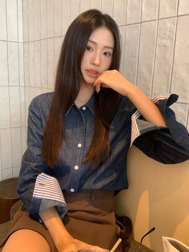 Raff pony embroidered denim shirt with matching stripes on the collar and cuffs