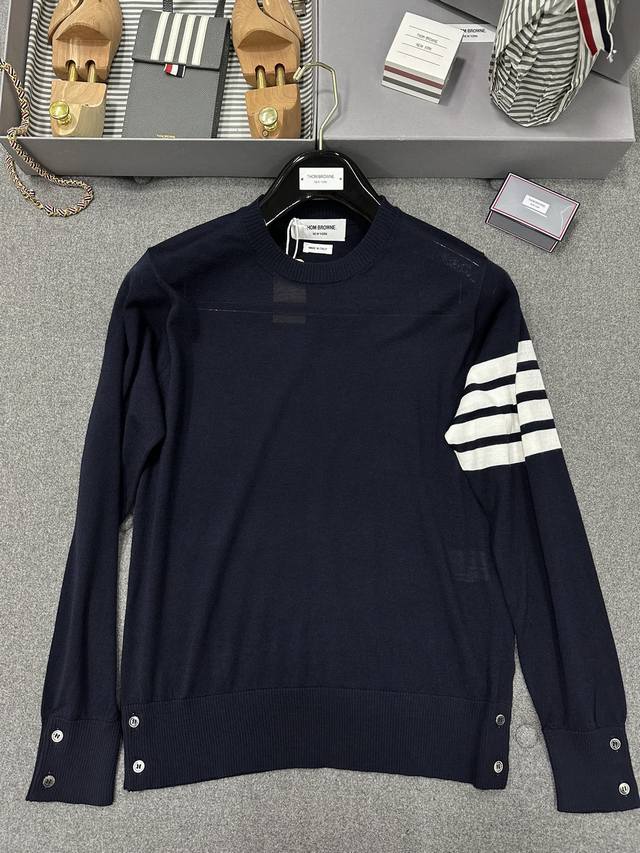 Classic Wool SweaterThe best wool sweater for fall and winter, a classic classic