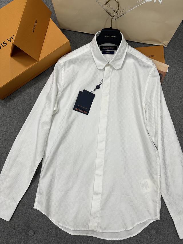 All-cotton jacquard shirt has been a hot topic since the announcement. We've de