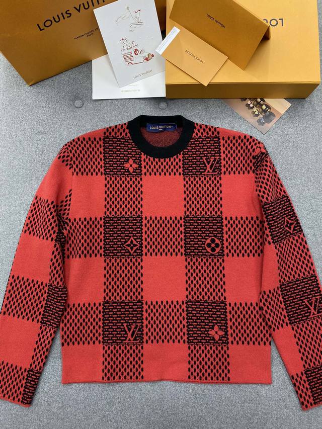 Red chess and card checkered wool sweater Not everyone has the ability to design