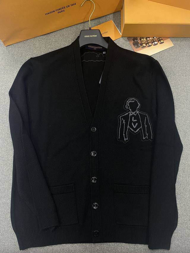 Embroidered beaded cardigan New early autumn products are shipped~ Get ready for