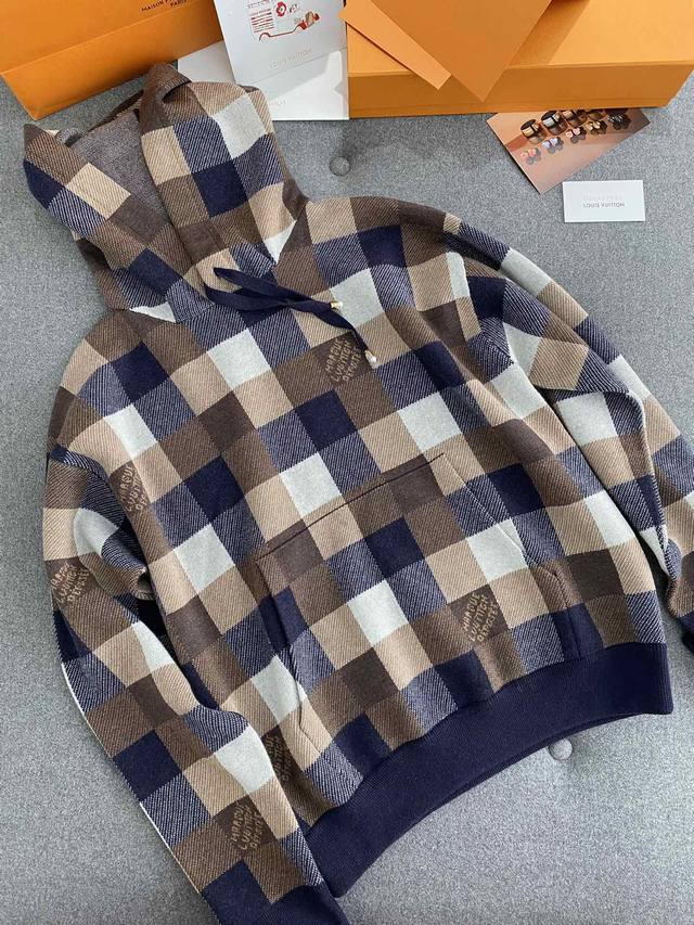 Checkerboard cashmere blend hooded sweater Men's and goddess' style~ This brand