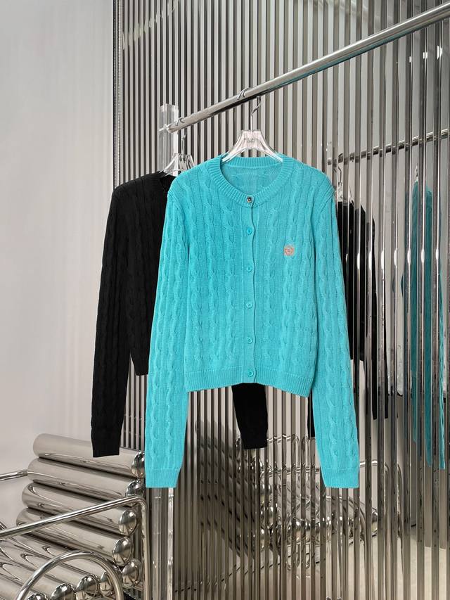 Actual photos! Latest Low 25New cable knit embroidered cardigan Color: Blue, Bl