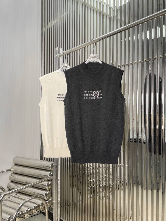 Actual photos! Latest Mm 25New letter jacquard wool knitted vest Color: beige,