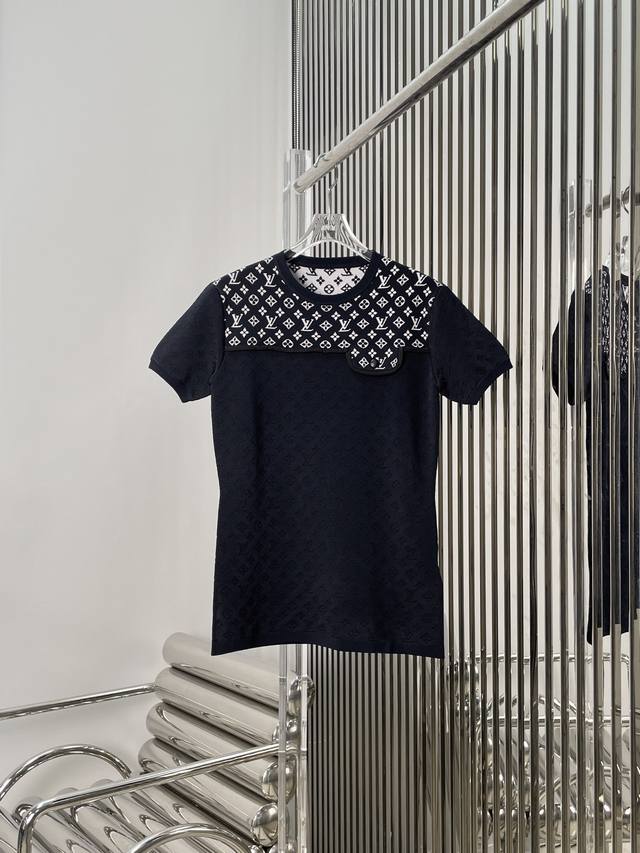 Actual photos! Latest L 25New monogram jacquard knit short sleeves. Size: Sml.