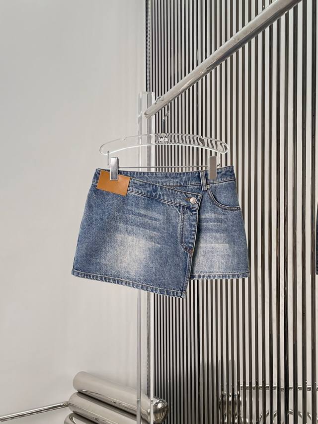 New! Latest Ann 25New irregular inner leggings denim skirt. Size: Sml.
